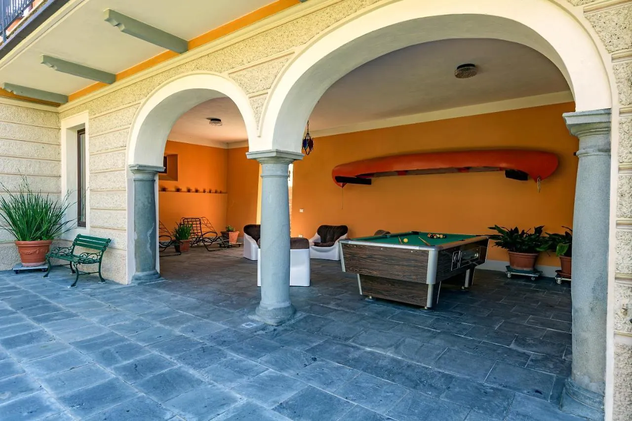 Residenza Di Prestigio In Riva Al Lago Marone Primo Piano 0*,