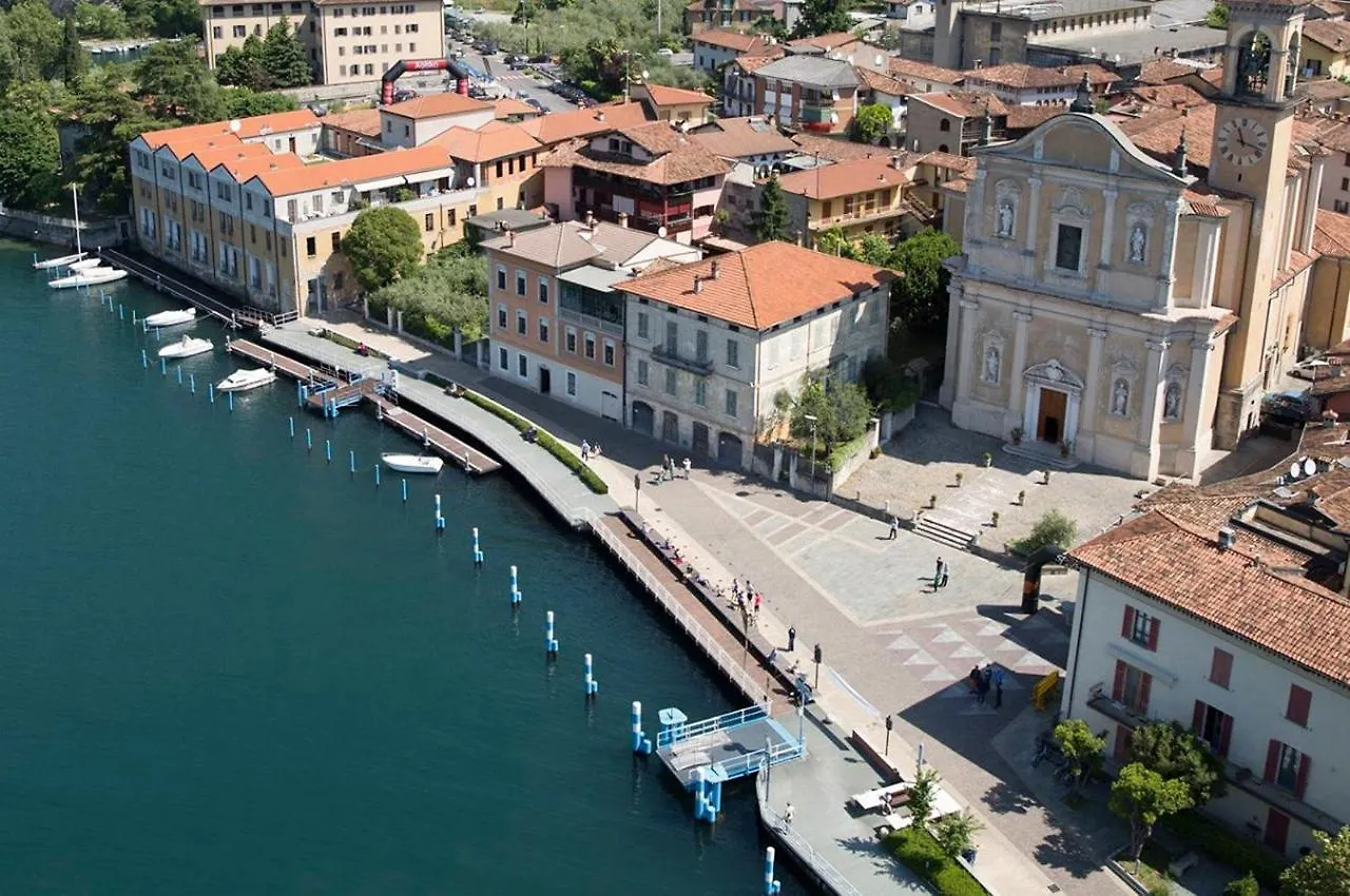 Residenza Di Prestigio In Riva Al Lago Marone Primo Piano