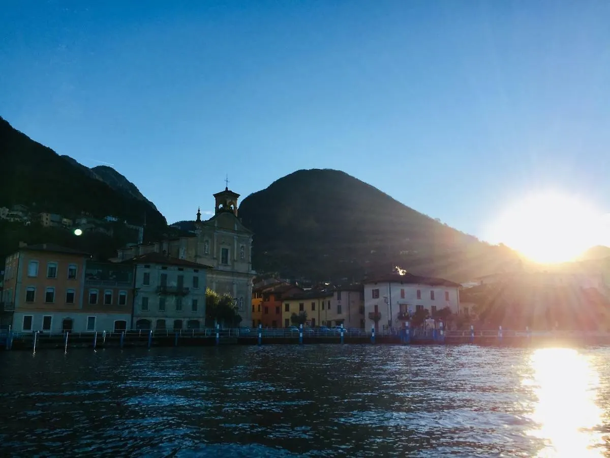 Residenza Di Prestigio In Riva Al Lago Marone Primo Piano 0*,  Italien