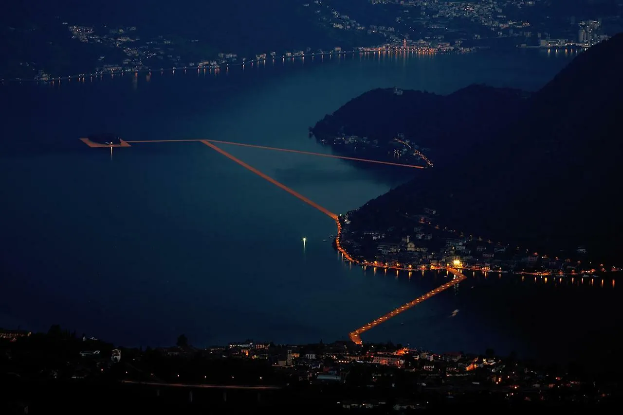Residenza Di Prestigio In Riva Al Lago Marone Primo Piano