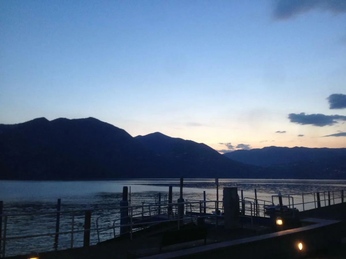 Residenza Di Prestigio In Riva Al Lago Marone Primo Piano 0*,