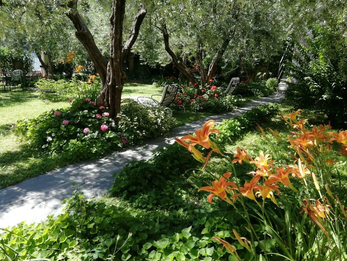 In Riva Al Lago Di Iseo Residenza Primo Piano Marone