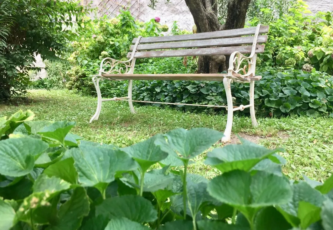 Residenza Di Prestigio In Riva Al Lago Marone Primo Piano 0*,  Italien