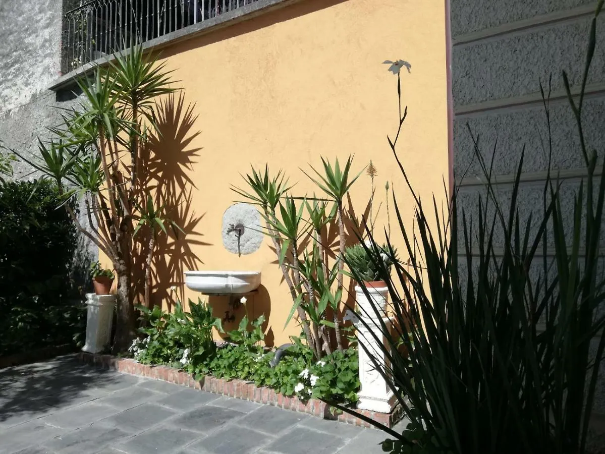 In Riva Al Lago Di Iseo Residenza Primo Piano Marone