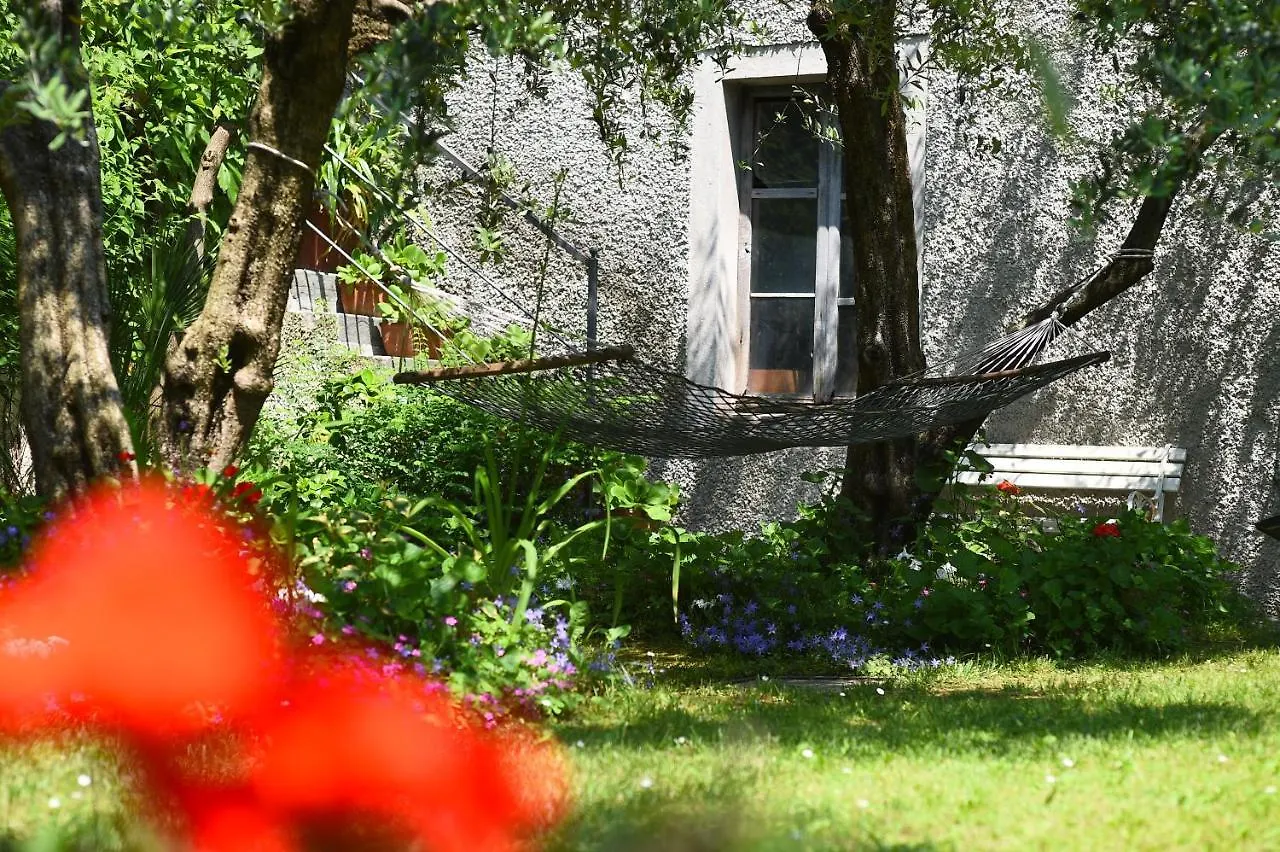 Apartment Residenza Di Prestigio In Riva Al Lago Marone Primo Piano Italien