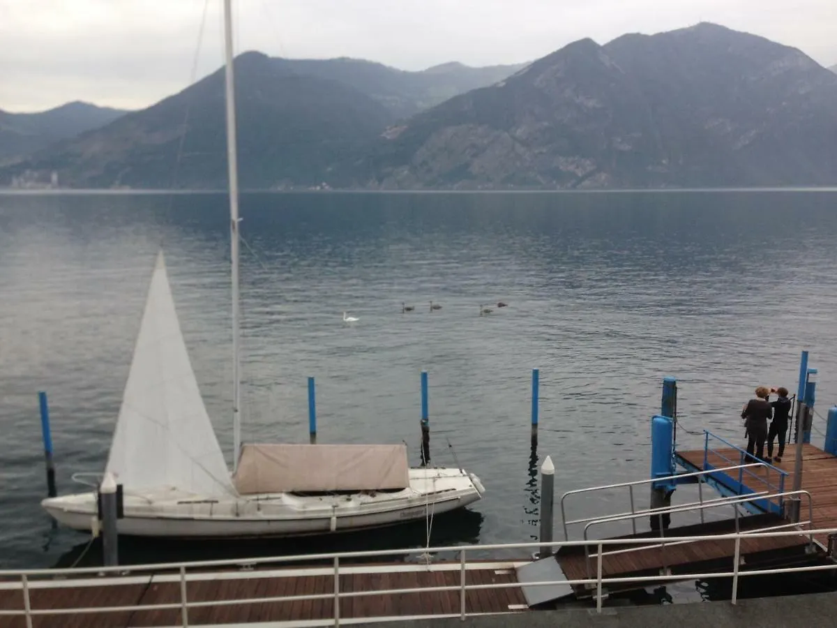 Appartement Residenza Di Prestigio In Riva Al Lago Marone Primo Piano