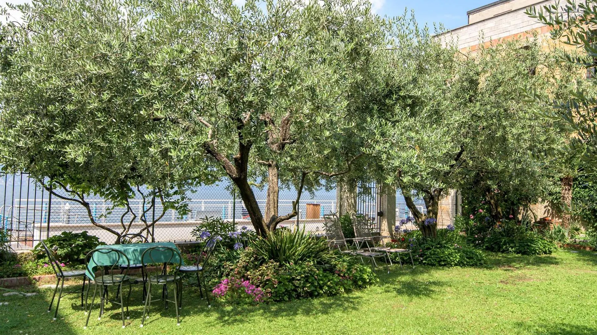 In Riva Al Lago Di Iseo Residenza Primo Piano Marone 0*,  Italy